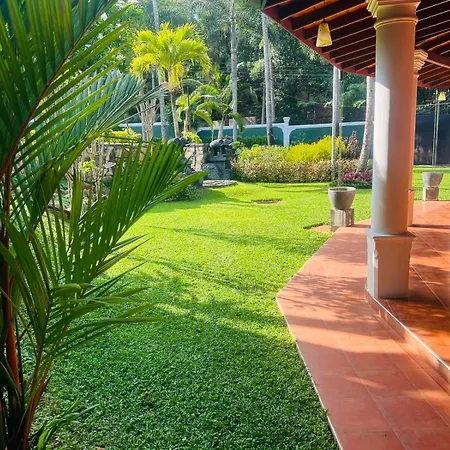 The Kings Villa Kandy Exterior photo